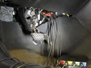 Measuring on a working accelerator pedal position sensor